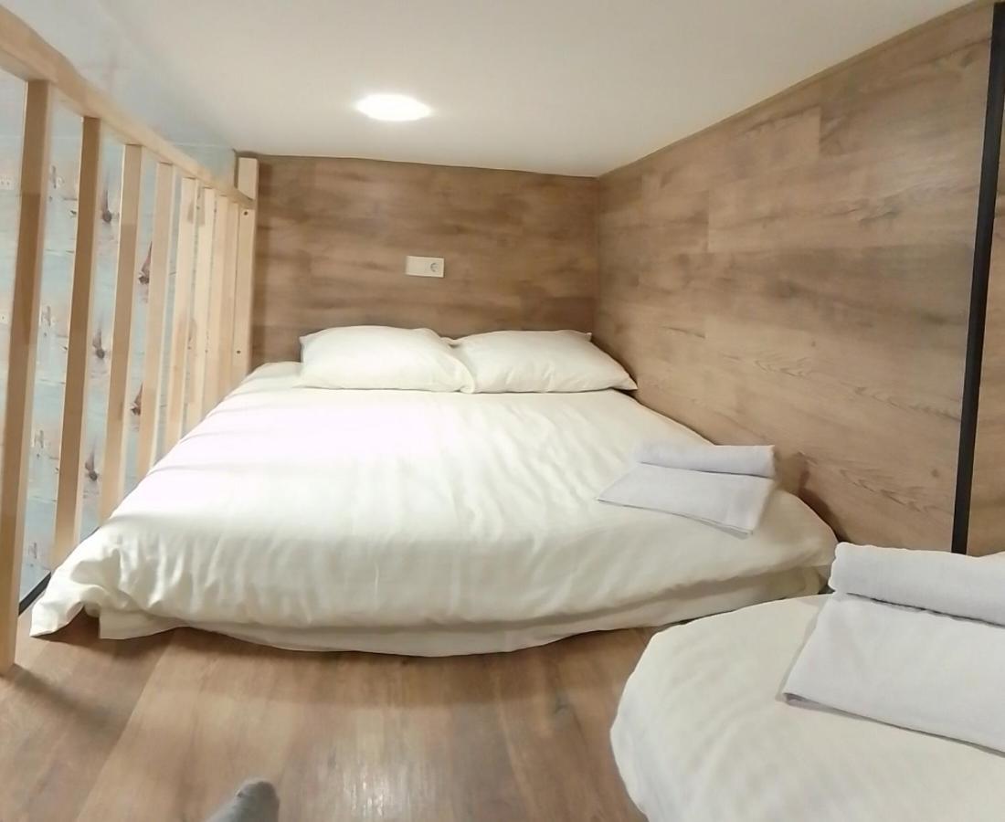 Hostel Voyage Kiev Ngoại thất bức ảnh